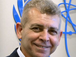 ראש מינהלת תקומה משה אדרי (צילום: Dean Calma / IAEA)