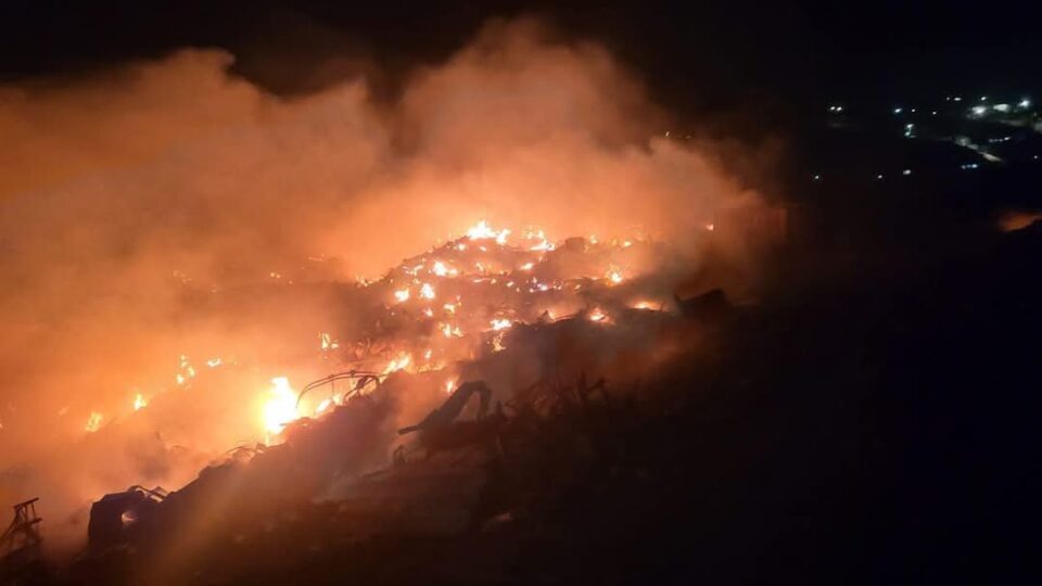 שריפה בבית ג'ן (צילום: צוות כיבוי מקומי בית ג'ן)