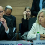 היועצת המשפטית לממשלה, גלי בהרב-מיארה, עם פרקליט המדינה עמית איסמן. הכנסת, נובמבר 2024 (צילום: יונתן זינדל, פלאש 90)