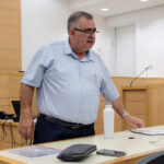 ח"כ דוד ביטן בפתח יום עדותו העשירי במשפט השוחד. בית המשפט המחוזי בלוד, 11.11.2025 (צילום: איתמר ב"ז)