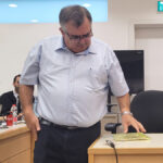 ח"כ דוד ביטן בפתח יום עדותו השמיני. בית המשפט המחוזי בלוד, 4.11.2025 (צילום: איתמר ב"ז)