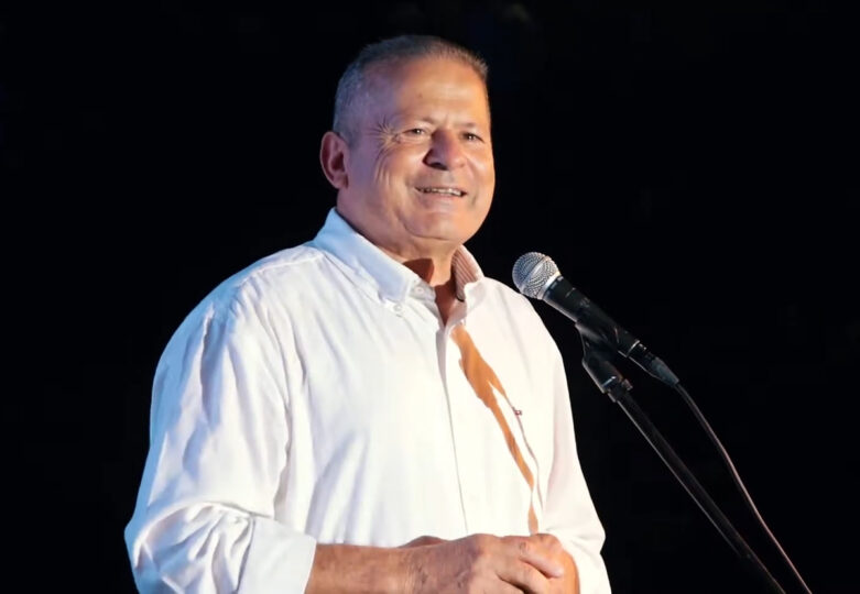 ראש עיריית הוד-השרון לשעבר חי אדיב (צילום מסך מתוך סרטון בהפקת העירייה)