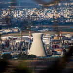 מבט על מתחם בתי הזיקוק במפרץ חיפה, יולי 2022 (צילום: שיר טורם, פלאש 90)