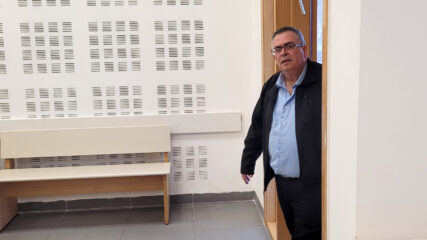 ח"כ דוד ביטן בפתח יום עדותו ה-18. בית המשפט המחוזי בלוד, 25.12.2025 (צילום: איתמר ב"ז)