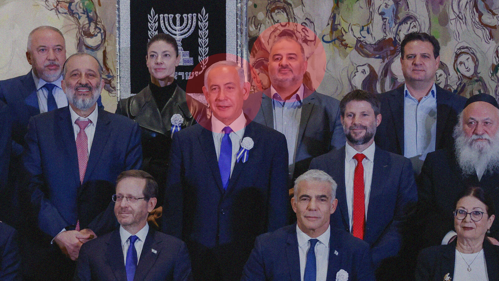 יו"ר רע"מ מנסור עבאס ורה"מ הנאשם בנימין נתניהו. השבעת הכנסת, 15.11.2022 (צילום: אוליבייה פיטוסי)