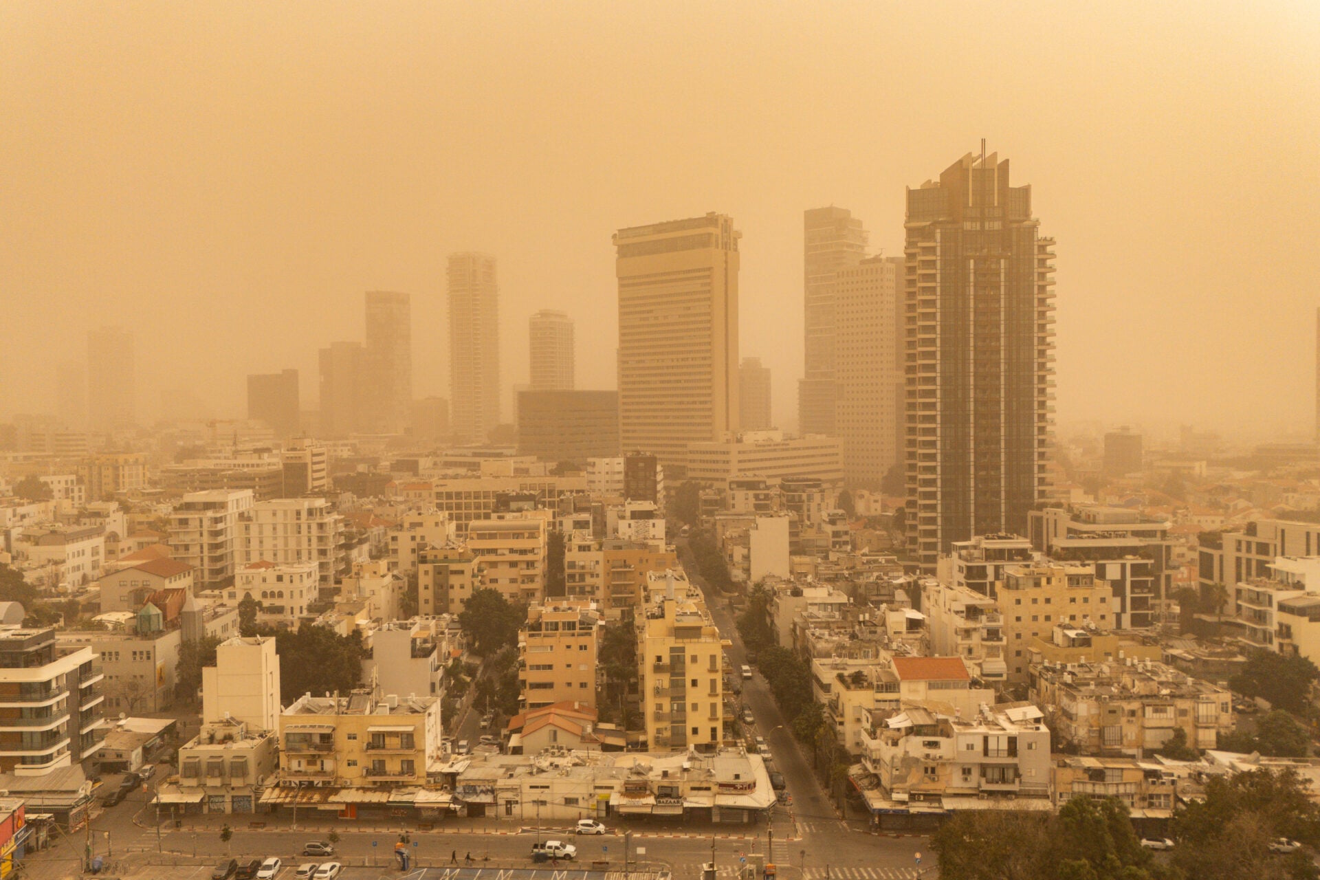 אובך בתל אביב, פברואר 2026 (צילום: אריק מרמור, פלאש 90)